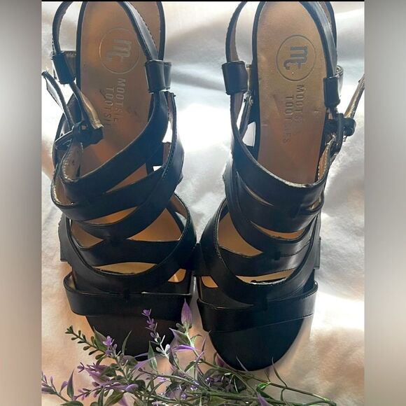 Like new! Mootsies Tootsies “MOCARLEY” black wedges! - Picture 5 of 8